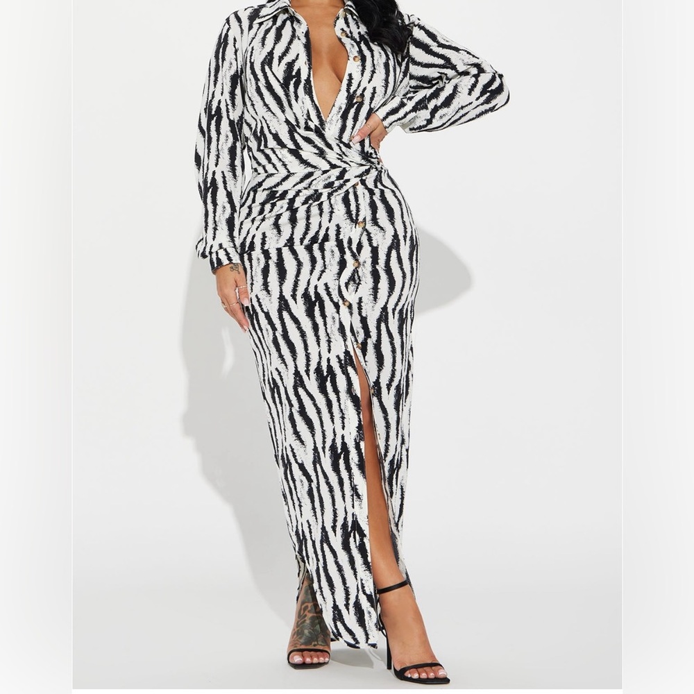 Fashion Nova Silva Crepe Maxi Dress - Black/White